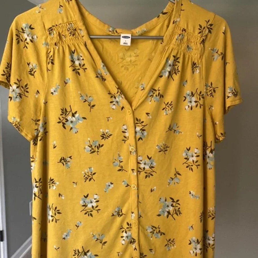 Old Navy Yellow Floral Button-Up Top – Size L
